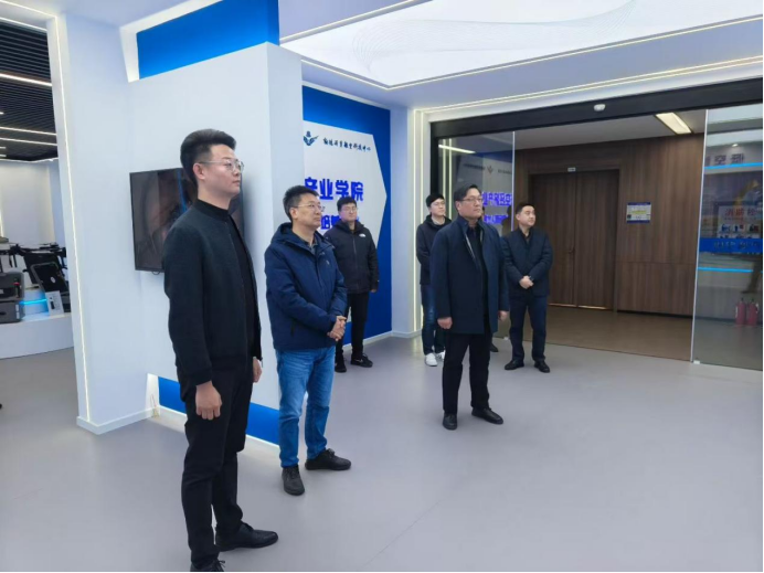扬州工业职业学院薛冰校长带队调研低空经济产业学院 擘画产教融合人才培养新蓝图